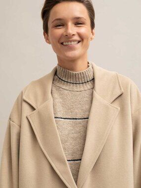 NWT Mus & Bombon "Nervion" beige coat. Oversized fit